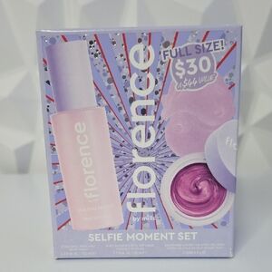 Florence Selfie Moment Set. New In Box!